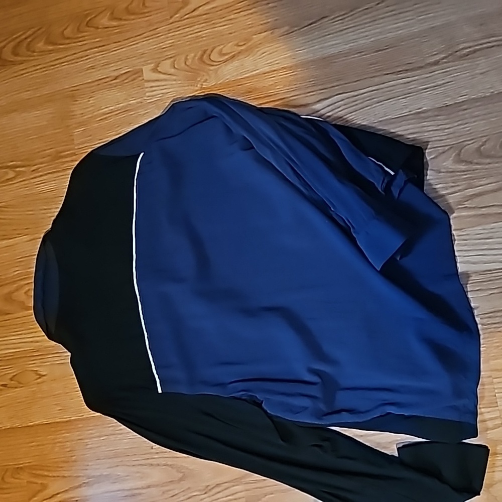 Shirts - Picture 9 of 10